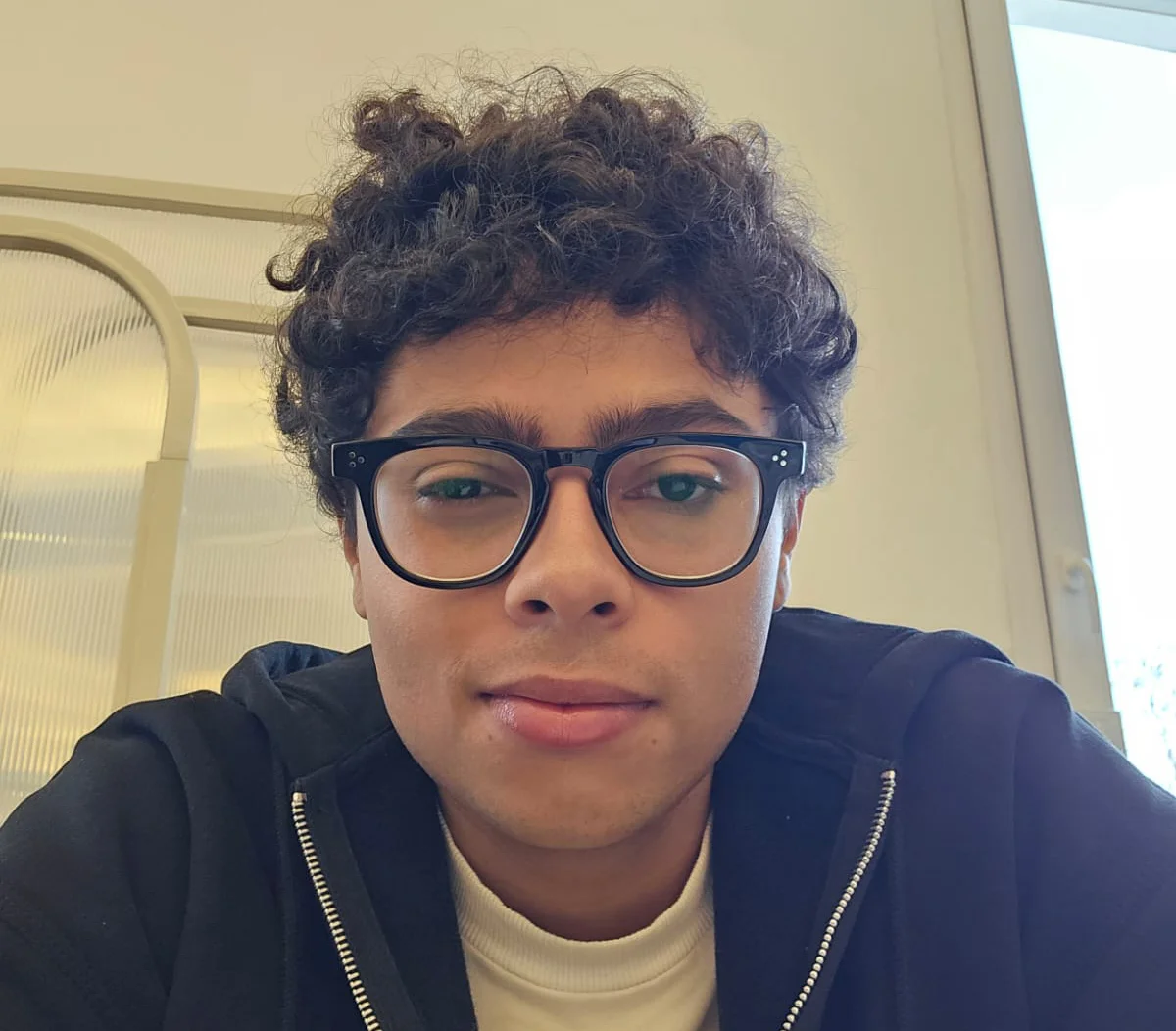 Rennert Fashion students posing with certificates