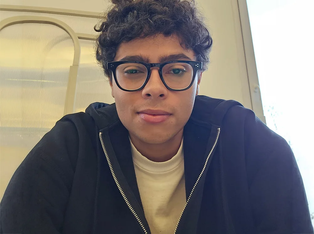 Rennert Fashion students posing with certificates